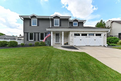 Photo of 4105 W McGinnis Dr, Franklin, WI 53132 (MLS # 1969789)