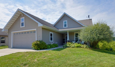 Photo of 1680 Great Forest Dr, West Bend, WI 53090 (MLS # 1979112)