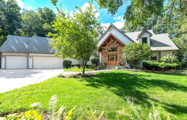 N6433 HORSE HOLLOW LN, BURLINGTON, WI 53105 - Image 2f50fa4c182f61fc3d3b3750e71ac024/444447192