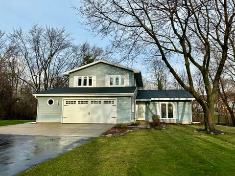 Photo of W141S6884 Gaulke Dr, Muskego, WI 53150 (MLS # 1956253)
