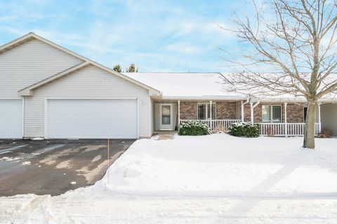 Photo of 4209 Elmwood Ct, Sheboygan, WI 53081 (MLS # 1949821)