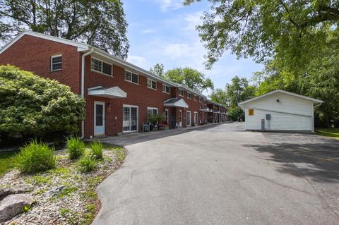 Photo of 449 W Wisconsin Ave, Oconomowoc, WI 53066 (MLS # 1965842)