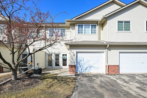 Photo of 2418 Fox River Pkwy, Waukesha, WI 53189 (MLS # 1951049)