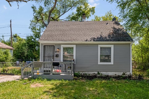 Photo of 5304 N 64th St, Milwaukee, WI 53218 (MLS # 1966273)