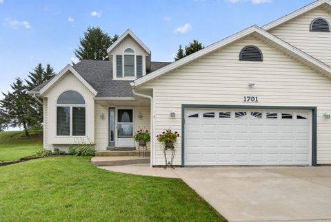 Photo of 1701 Carrie Ln, West Bend, WI 53095 (MLS # 1971077)