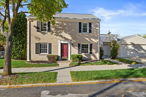 Photo of 4430 W Manitoba St, Milwaukee, WI 53219 (MLS # 1984021)