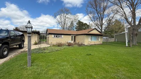 Photo of 6516 Green Ridge Dr, Mount Pleasant, WI 53406 (MLS # 1958514)