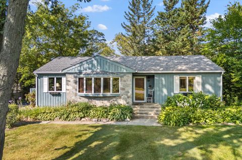 Photo of 14201 N Cedarburg Rd, Mequon, WI 53097 (MLS # 1934147)