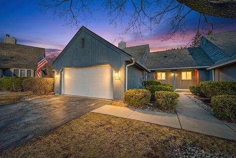 Photo of 10327 N Savannah Ct, Mequon, WI 53092 (MLS # 1950645)