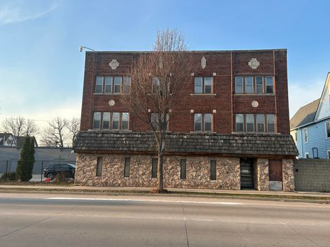 Photo of 2324 W State St, Milwaukee, WI 53233 (MLS # 1955295)