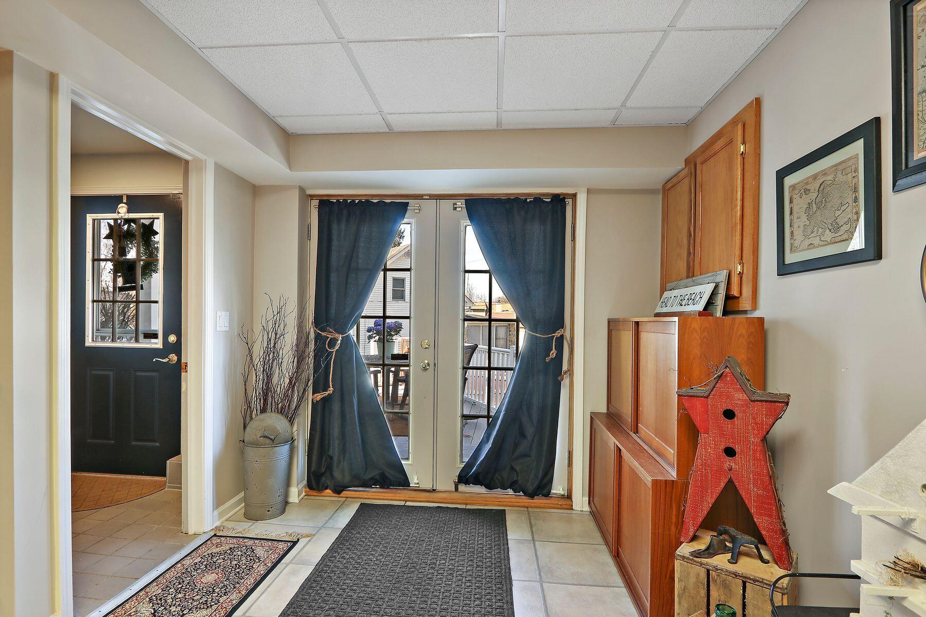 Twin Lakes, Wisconsin 53181, United States, 3 Bedrooms Bedrooms, ,3 BathroomsBathrooms,Residential,Pending,102960