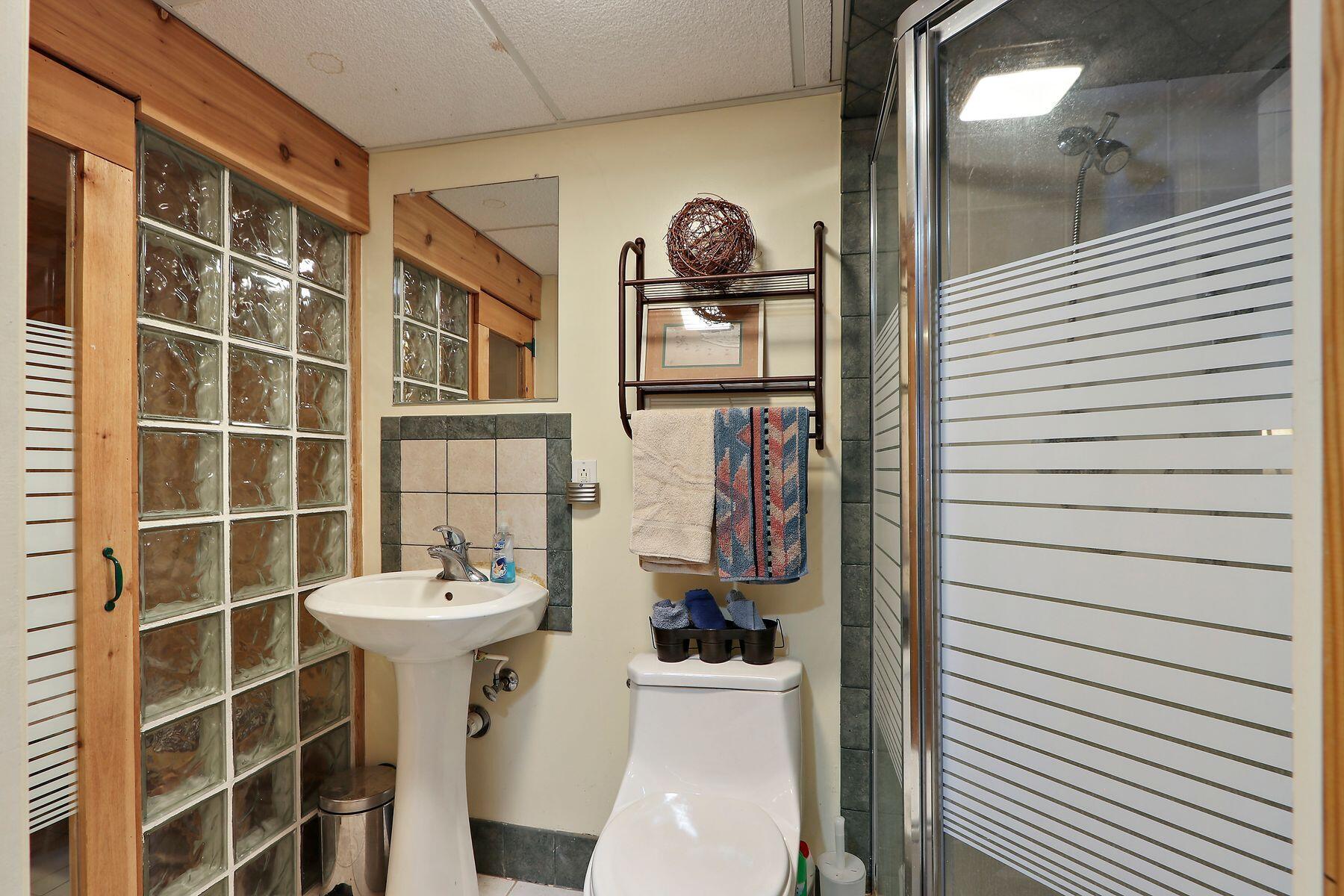 Twin Lakes, Wisconsin 53181, United States, 3 Bedrooms Bedrooms, ,3 BathroomsBathrooms,Residential,Pending,102960