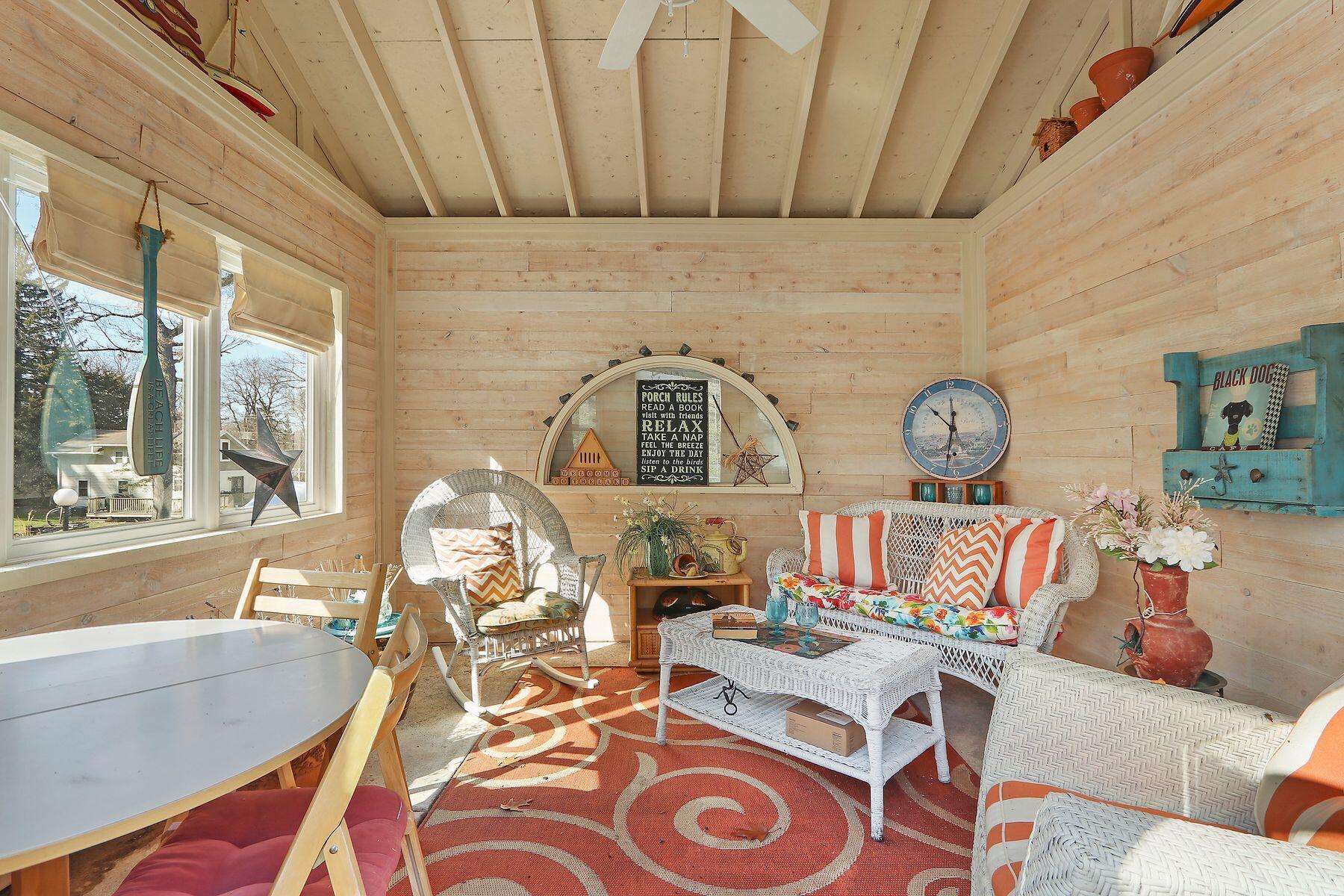 Twin Lakes, Wisconsin 53181, United States, 3 Bedrooms Bedrooms, ,3 BathroomsBathrooms,Residential,Pending,102960