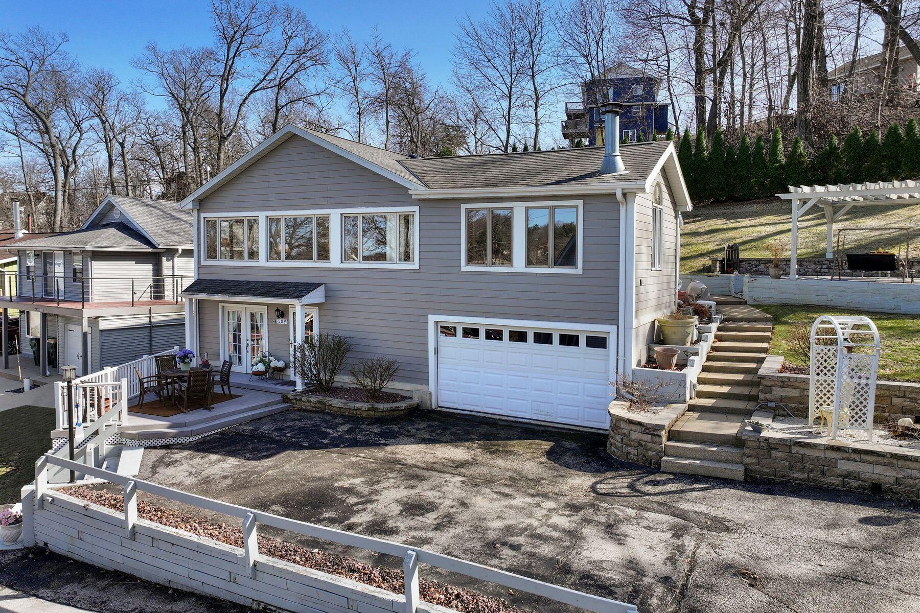 Twin Lakes, Wisconsin 53181, United States, 3 Bedrooms Bedrooms, ,3 BathroomsBathrooms,Residential,Pending,102960