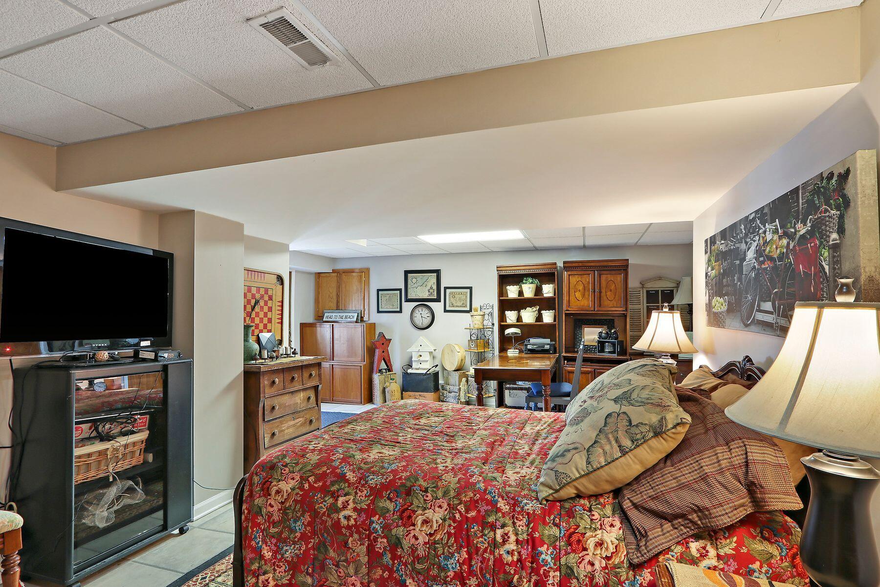 Twin Lakes, Wisconsin 53181, United States, 3 Bedrooms Bedrooms, ,3 BathroomsBathrooms,Residential,Pending,102960