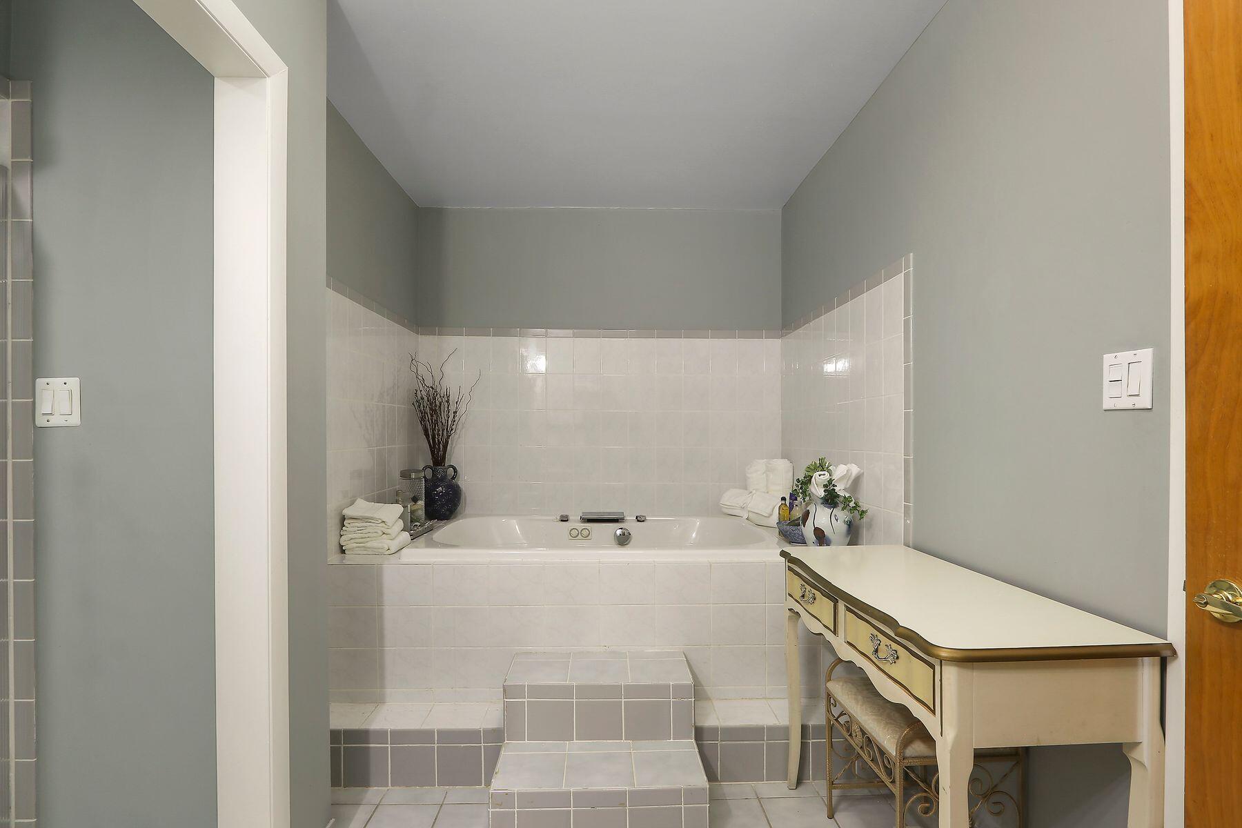 Twin Lakes, Wisconsin 53181, United States, 3 Bedrooms Bedrooms, ,3 BathroomsBathrooms,Residential,Pending,102960