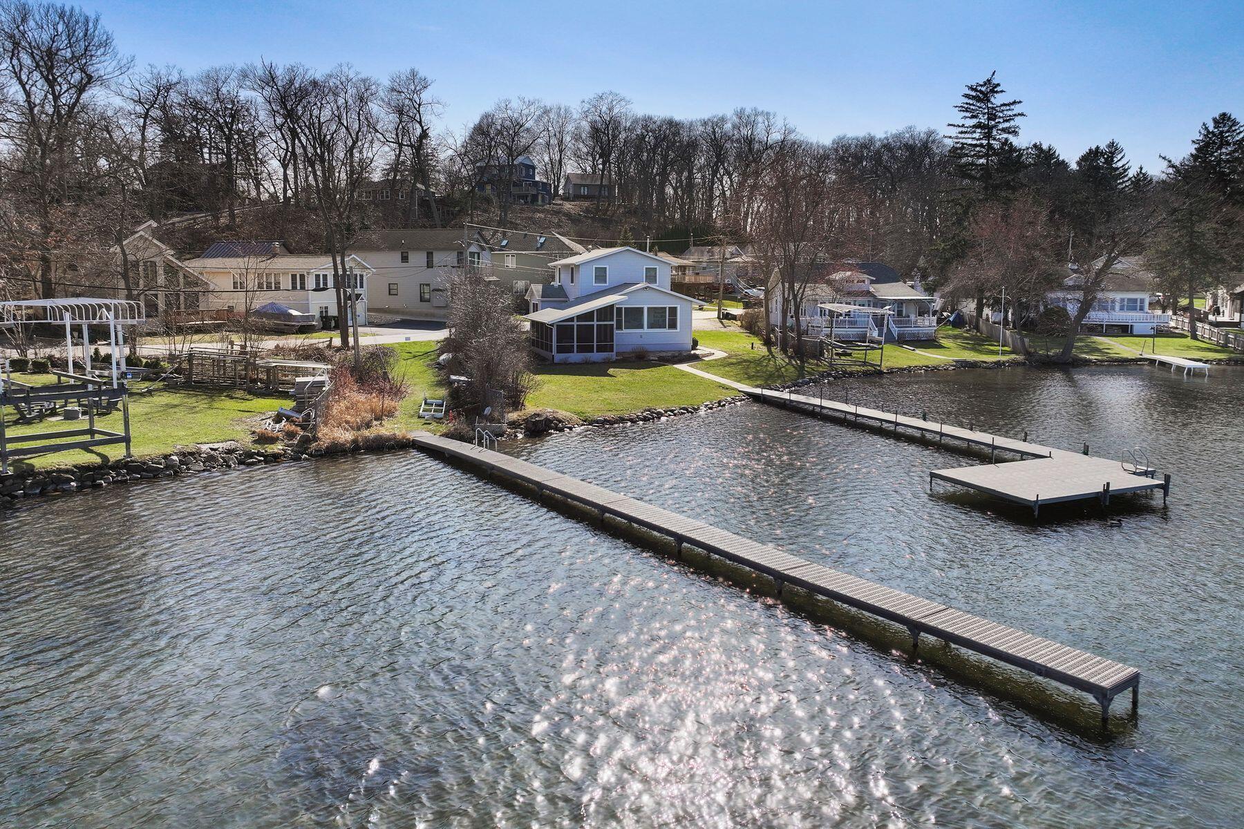 Twin Lakes, Wisconsin 53181, United States, 3 Bedrooms Bedrooms, ,3 BathroomsBathrooms,Residential,Pending,102960