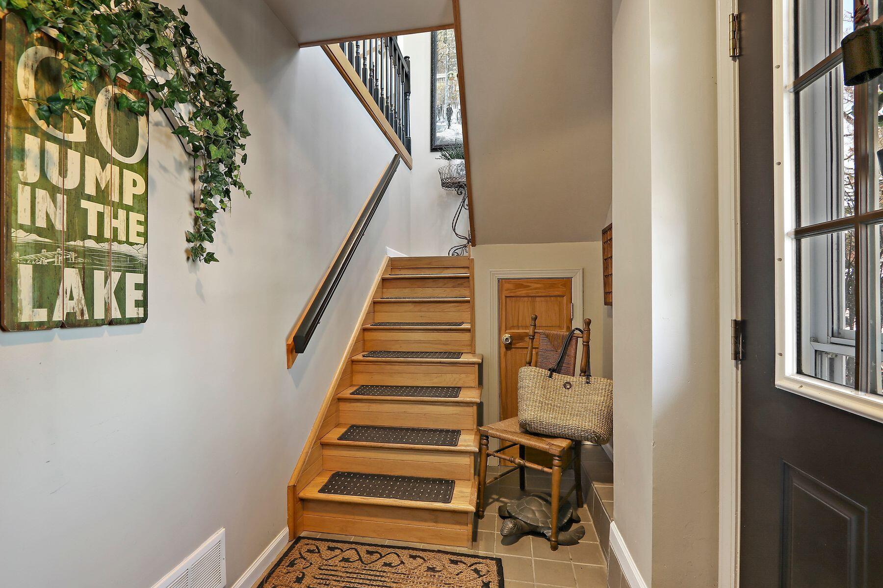 Twin Lakes, Wisconsin 53181, United States, 3 Bedrooms Bedrooms, ,3 BathroomsBathrooms,Residential,Pending,102960