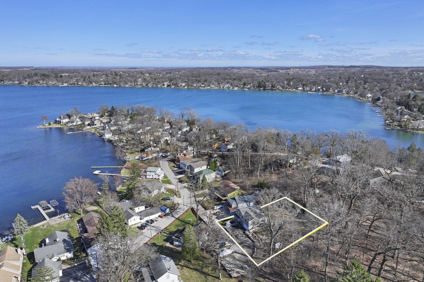 Twin Lakes, Wisconsin 53181, United States, 3 Bedrooms Bedrooms, ,3 BathroomsBathrooms,Residential,Pending,102960