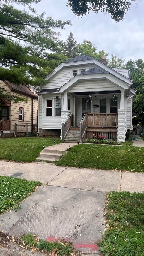 Photo of 4232 W Auer Ave, Milwaukee, WI 53216 (MLS # 1969435)