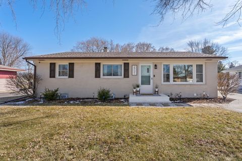Photo of 2721 Arrowhead St, Caledonia, WI 53402 (MLS # 1952497)