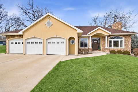 Photo of 111 Bayfield Ct, Lake Mills, WI 53551 (MLS # 1945150)