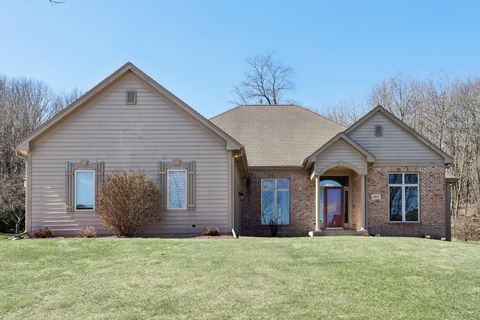 Photo of 1520 Pamme Ct, West Bend, WI 53090 (MLS # 1955966)