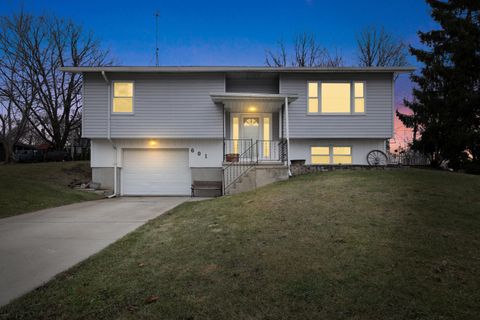 Photo of 601 Labaree St, Watertown, WI 53094 (MLS # 1953553)