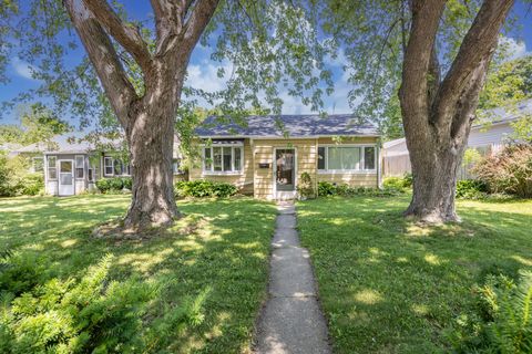 Photo of 1530 E Morgan Ave, Milwaukee, WI 53207 (MLS # 1968608)