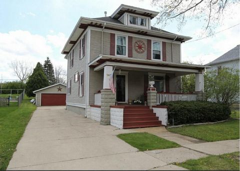 Photo of 140 Kendall St, Burlington, WI 53105 (MLS # 1959437)