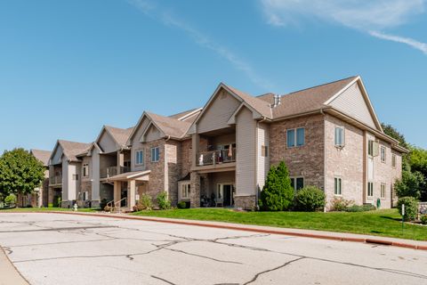 1405 Gabriel Dr, Waukesha, WI 53188 - #: 1949145