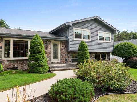 Photo of 5048 River Heights Dr, Manitowoc, WI 54220 (MLS # 1980805)