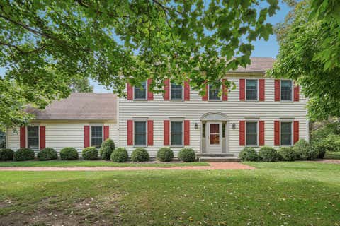 Photo of 11415 N Lake Shore Dr, Mequon, WI 53092 (MLS # 1959271)