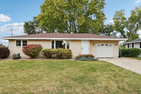 Photo of 818 W Sunset Dr, Milton, WI 53563 (MLS # 1939789)