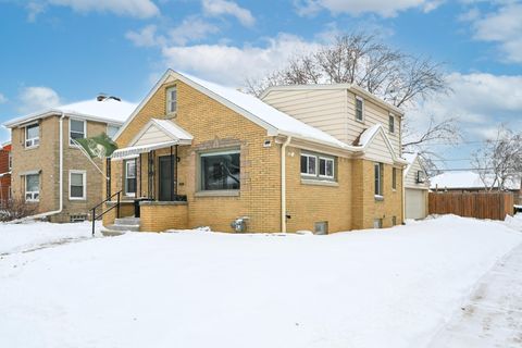 Photo of 8202 W Center St, Milwaukee, WI 53222 (MLS # 1950550)