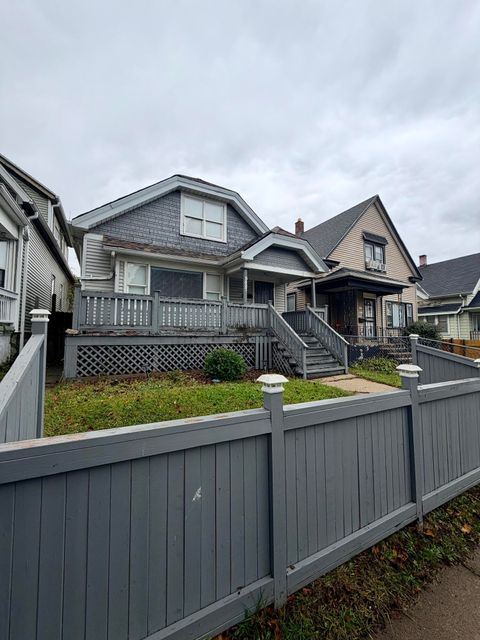 Photo of 3327 N 28th St, Milwaukee, WI 53216 (MLS # 1939526)