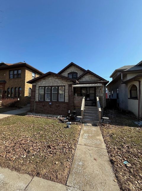 Photo of 1642 S Layton Blvd, Milwaukee, WI 53215 (MLS # 1950369)