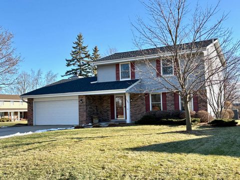 Photo of 3560 S Sandalwood Dr, New Berlin, WI 53151 (MLS # 1948000)