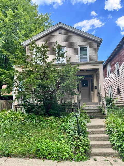 Photo of 2920 N Bartlett Ave, Milwaukee, WI 53211 (MLS # 1978562)