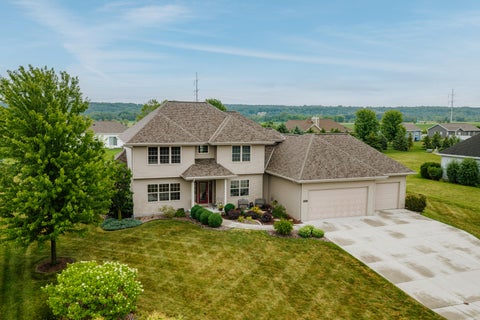 Photo of 797 Estate Dr, Fond Du Lac, WI 54935 (MLS # 1974227)