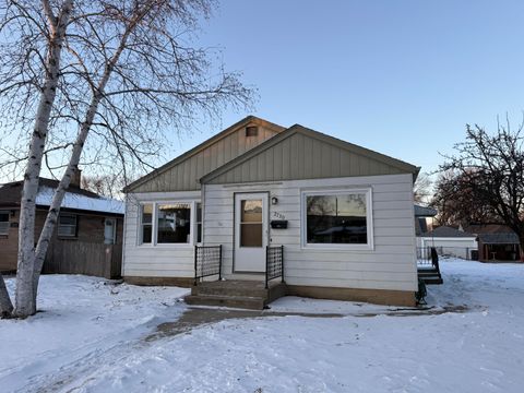 Photo of 2730 E Armour Ave, Saint Francis, WI 53235 (MLS # 1949414)
