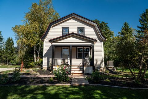 Photo of 604 W Zedler Ln, Mequon, WI 53092 (MLS # 1936699)