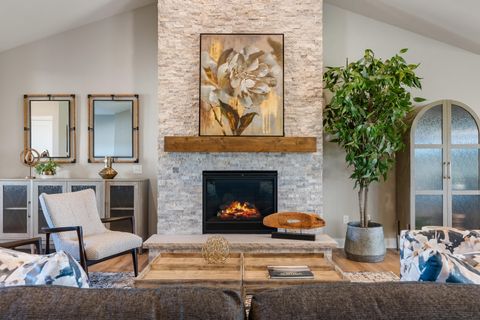 1749 N River Cir, River Hills, WI 53217 - #: 1911168