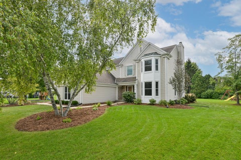 Photo of N66W14659 White Birch Dr, Menomonee Falls, WI 53051 (MLS # 1979930)