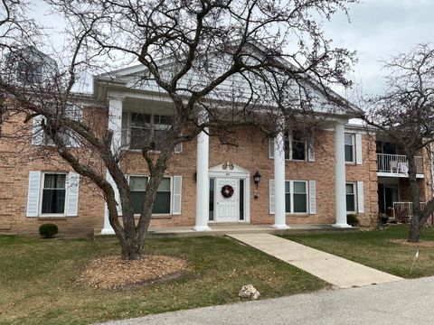 Photo of 937 W Heritage Ct, Mequon, WI 53092 (MLS # 1902595)