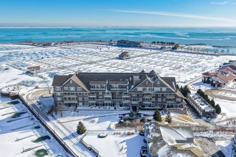 Photo of 4 Gaslight Dr, Racine, WI 53403 (MLS # 1950251)