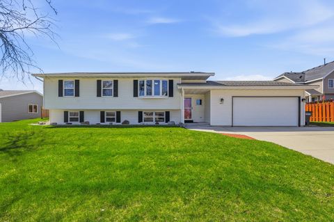 Photo of 3415 Sheridan Ave, Sheboygan, WI 53081 (MLS # 1959378)
