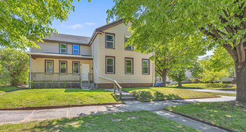 Photo of 933 St Clair Ave, Sheboygan, WI 53081 (MLS # 1964775)