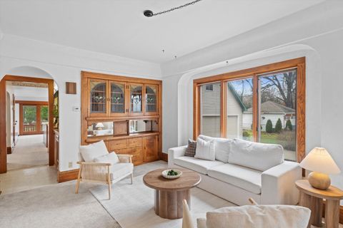 Photo of 4109 S Whitnall Ave, Milwaukee, WI 53207 (MLS # 1955661)