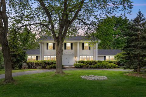 Photo of 15075 Kings Ridge Ct, Brookfield, WI 53005 (MLS # 1930052)